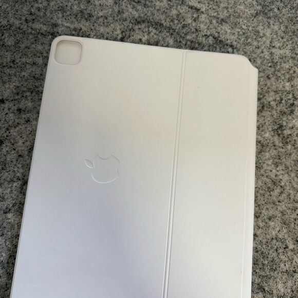 Apple Magic Keyboard for iPad Pro 12.9 inch White - Picture 3 of 4